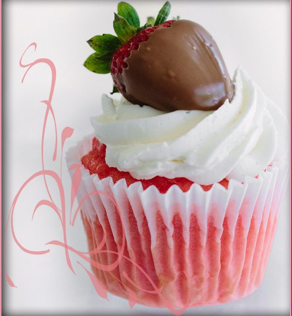 Cupcake - Strawberry fusion with vanilla buttercream