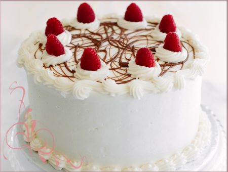 Cake - Vanilla with raspberry cream filling