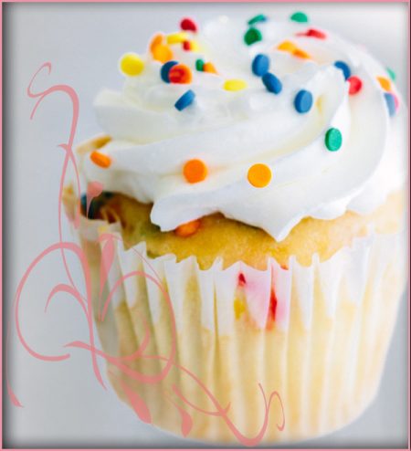 Cupcake - Vanilla confetti with vanilla buttercream
